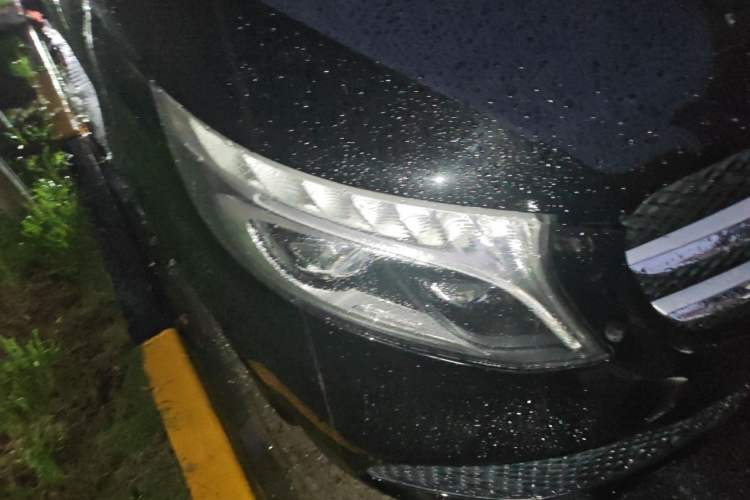 Used Mercedes-Benz V-Class 2021 V 260 Avantgarde Edition Right Front Headlight