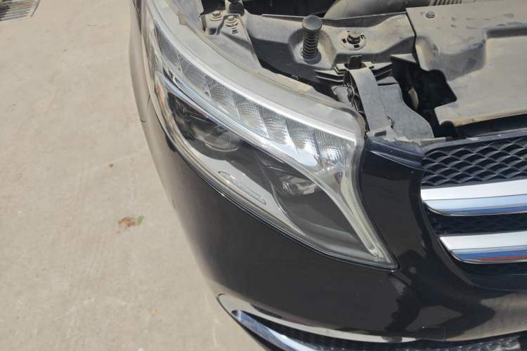 Used Mercedes-Benz V-Class 2021 V 260 Prestige Edition Right Front Headlight