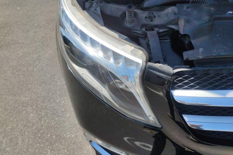 Used Mercedes-Benz V-Class 2021 V 260 Prestige Edition Right Front Headlight
