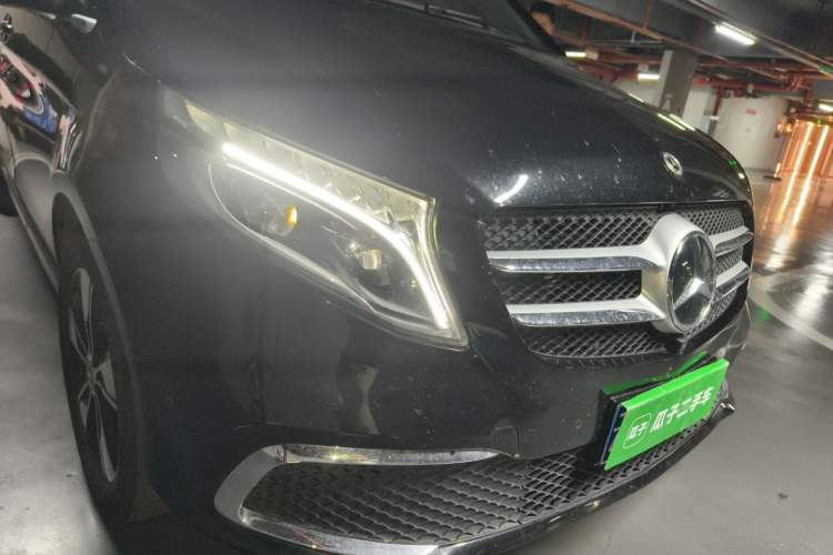 Used Mercedes-Benz V-Class 2021 V 260 Prestige Edition Right Front Headlight