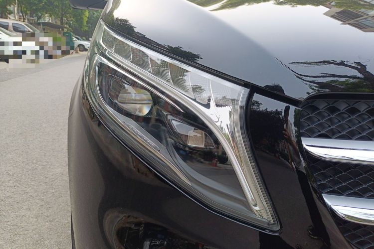 Used Mercedes-Benz V-Class 2021 V 260 L Long Wheelbase Prestige Edition Right Front Headlight