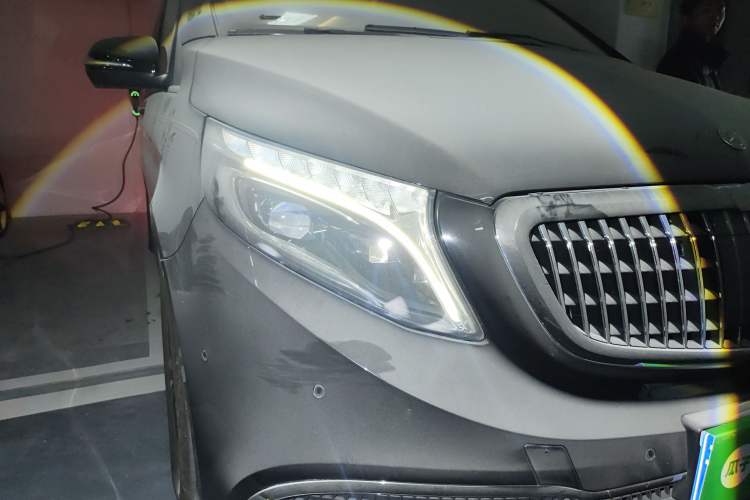 Used Mercedes-Benz V-Class 2021 V 260 L Long Wheelbase Prestige Edition Right Front Headlight