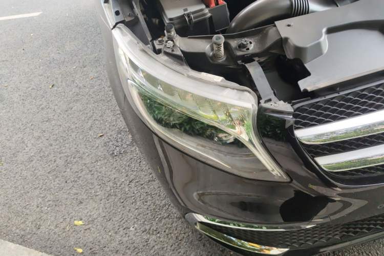 Used Mercedes-Benz V-Class 2021 V 260 Prestige Edition Right Front Headlight