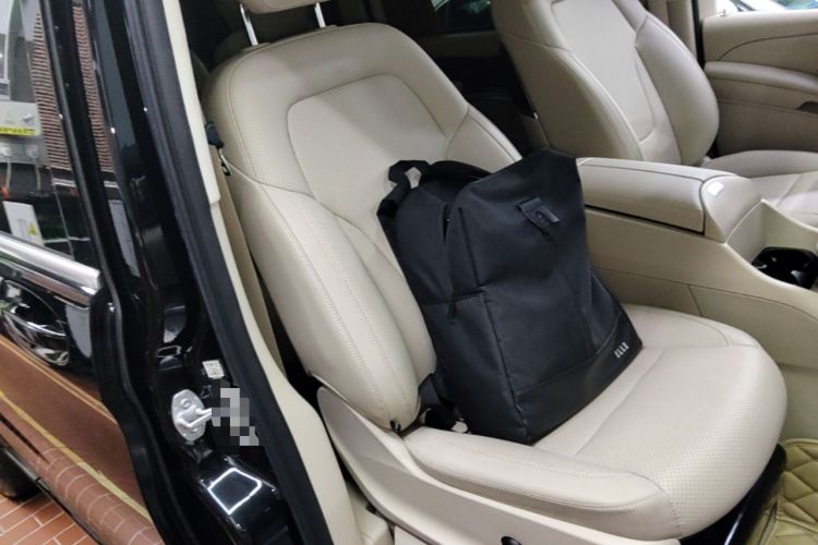 Used Mercedes-Benz V-Class 2021 V 260 L Long Wheelbase Prestige Edition Right Front Seat