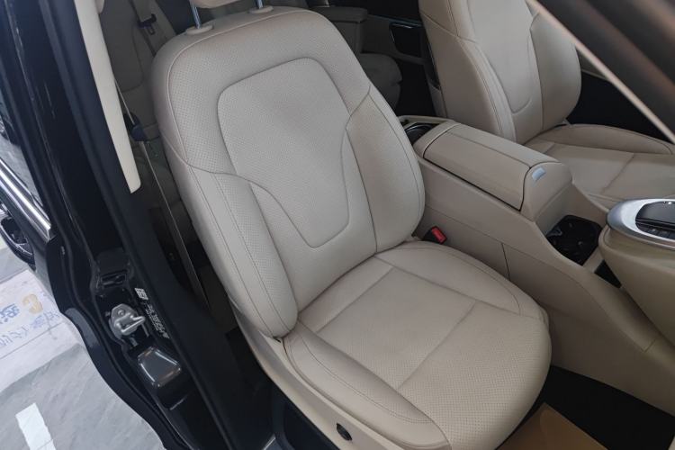 Used Mercedes-Benz V-Class 2021 V 260 L Long-wheelbase Luxury Edition Right Front Seat