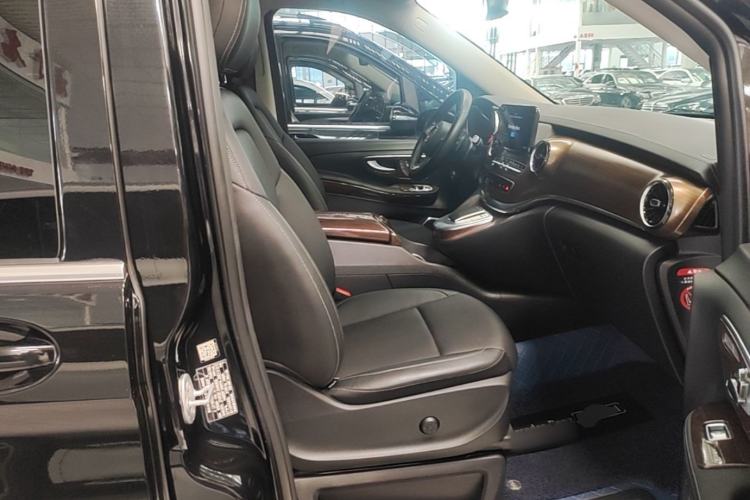 Used Mercedes-Benz V-Class 2021 V 260 Prestige Edition Right Front Seat