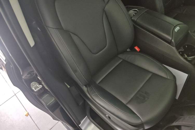 Used Mercedes-Benz V-Class 2021 V 260 Prestige Edition Right Front Seat