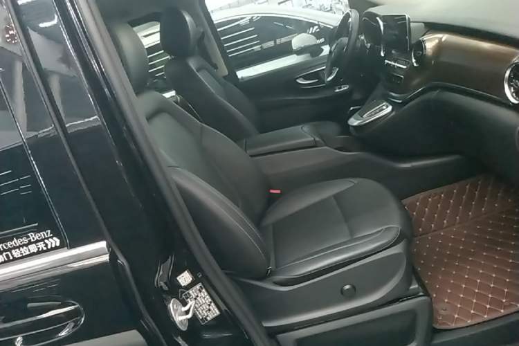 Used Mercedes-Benz V-Class 2021 V 260 L Long-wheelbase Luxury Edition Right Front Seat