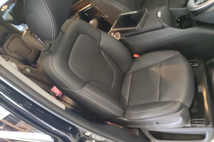 Used Mercedes-Benz V-Class 2021 V 260 Prestige Edition Right Front Seat