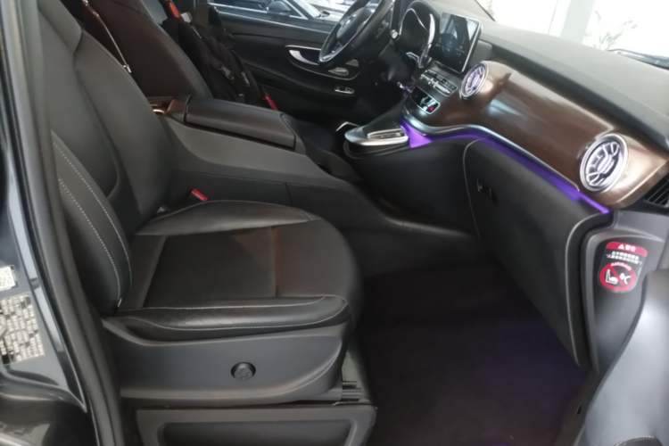 Used Mercedes-Benz V-Class 2021 V 260 Prestige Edition Right Front Seat
