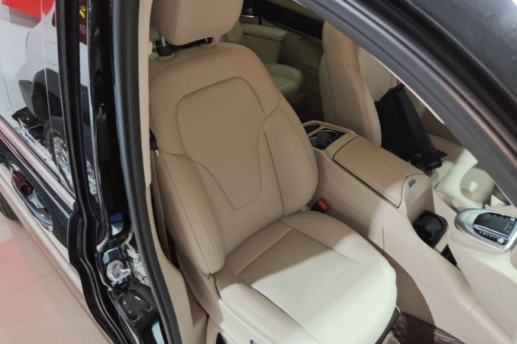 Used Mercedes-Benz V-Class 2021 V 260 Avantgarde Edition Right Front Seat