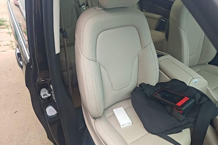 Used Mercedes-Benz V-Class 2021 V 260 Prestige Edition Right Front Seat