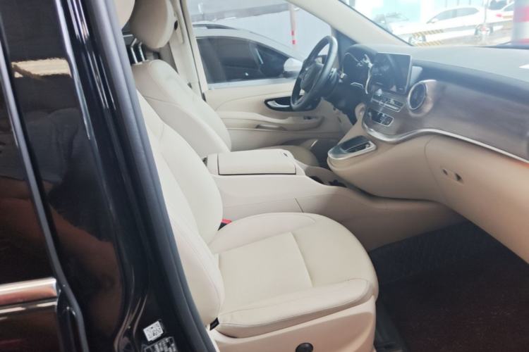 Used Mercedes-Benz V-Class 2021 V 260 L Long Wheelbase Prestige Edition Right Front Seat