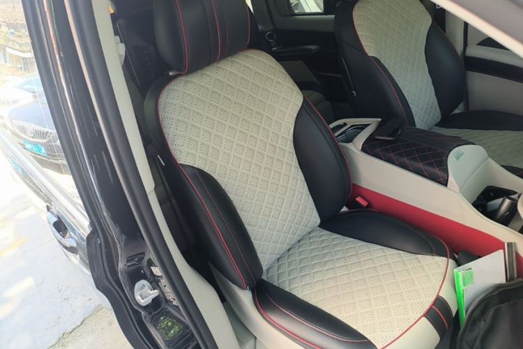 Used Mercedes-Benz V-Class 2021 V 260 L Long Wheelbase Prestige Edition Right Front Seat