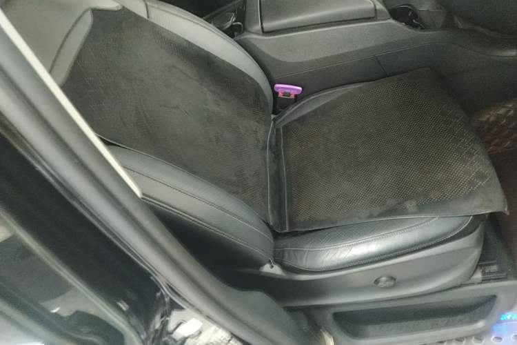 Used Mercedes-Benz V-Class 2021 V 260 L Long Wheelbase Prestige Edition Right Front Seat