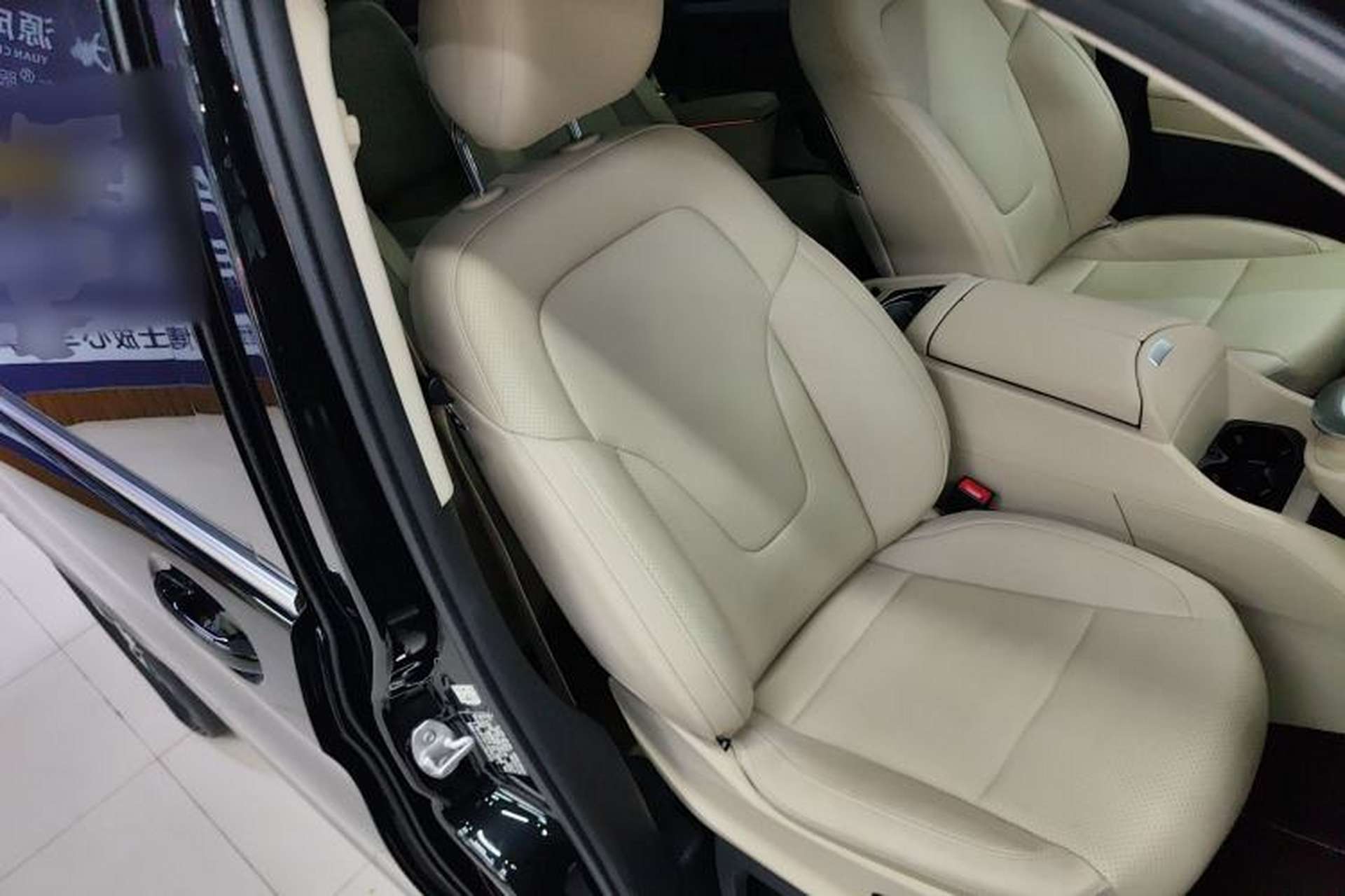 Used Mercedes-Benz V-Class 2021 V 260 Prestige Edition Right Front Seat