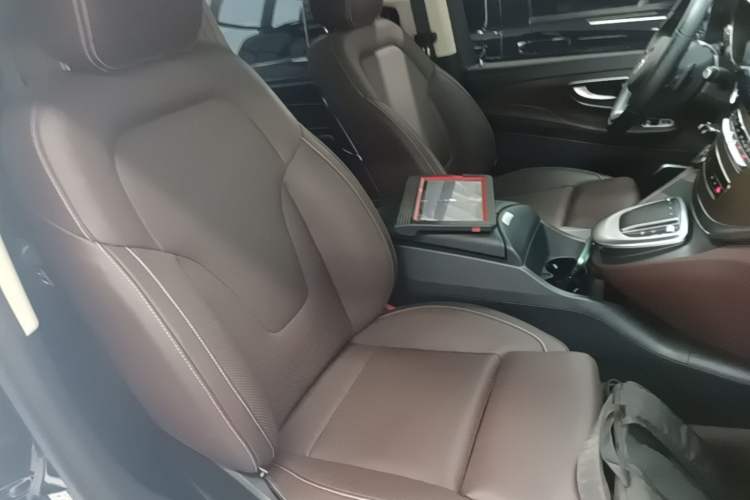 Used Mercedes-Benz V-Class 2021 V 260 L Long-wheelbase Luxury Edition Right Front Seat