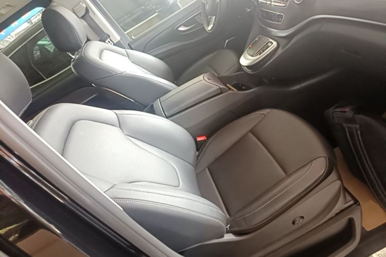 Used Mercedes-Benz V-Class 2021 V 260 L Long Wheelbase Prestige Edition Right Front Seat