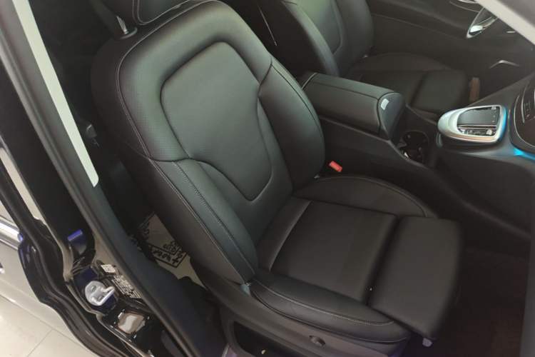 Used Mercedes-Benz V-Class 2021 V 260 Prestige Edition Right Front Seat