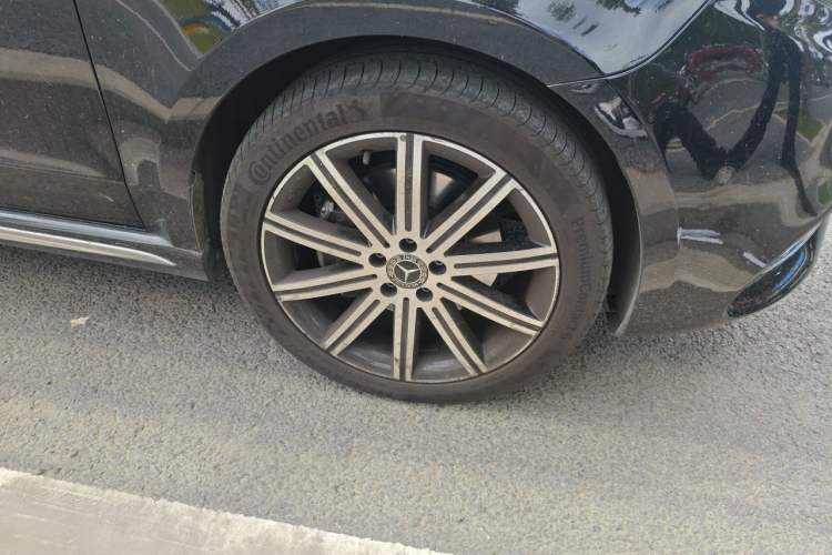 Used Mercedes-Benz V-Class 2021 V 260 L Long-wheelbase Luxury Edition Right Front Wheel Hub