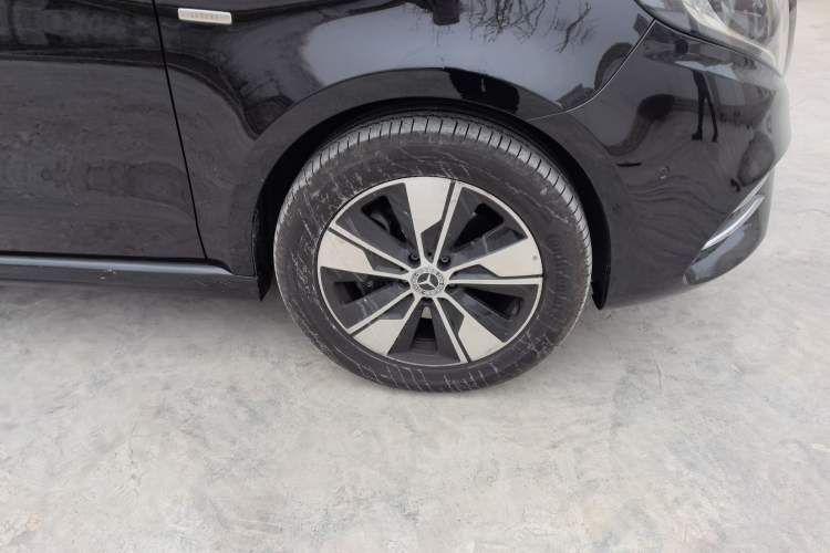Used Mercedes-Benz V-Class 2021 V 260 L Long Wheelbase Prestige Edition Right Front Wheel Hub