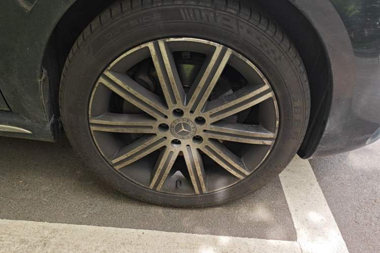Used Mercedes-Benz V-Class 2021 V 260 L Long-wheelbase Luxury Edition Right Front Wheel Hub