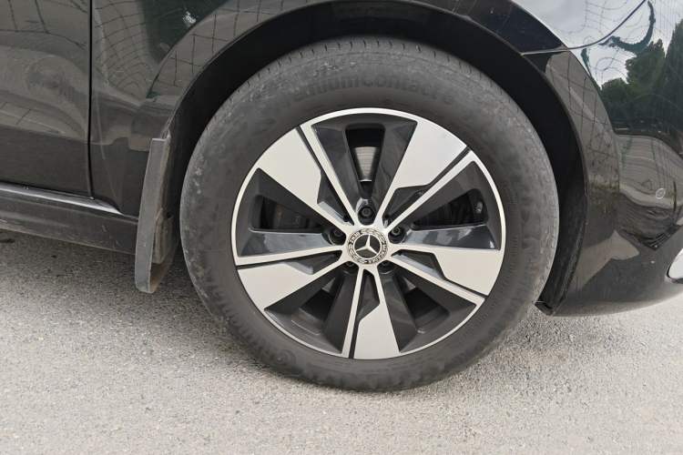 Used Mercedes-Benz V-Class 2021 V 260 L Long Wheelbase Prestige Edition Right Front Wheel Hub