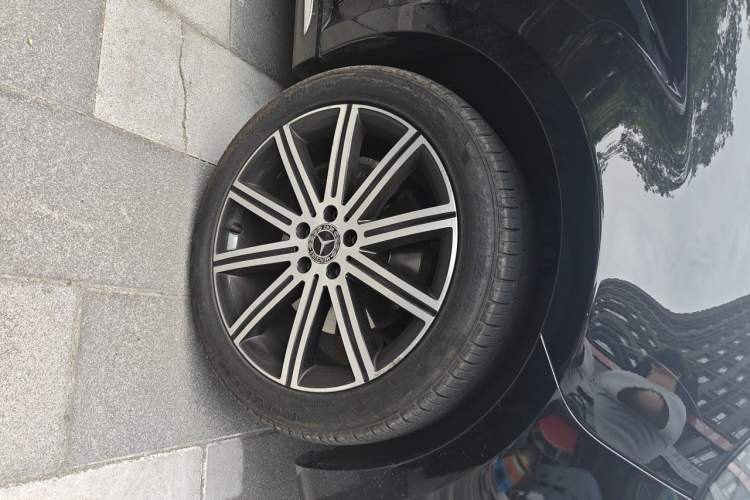 Used Mercedes-Benz V-Class 2021 V 260 L Long-wheelbase Luxury Edition Right Front Wheel Hub