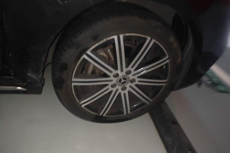 Used Mercedes-Benz V-Class 2021 V 260 L Long-wheelbase Luxury Edition Right Front Wheel Hub
