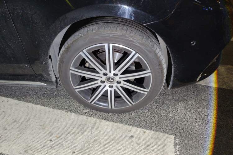 Used Mercedes-Benz V-Class 2021 V 260 L Long-wheelbase Luxury Edition Right Front Wheel Hub