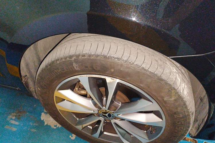 Used Mercedes-Benz V-Class 2021 V 260 Avantgarde Edition Right Front Wheel Hub