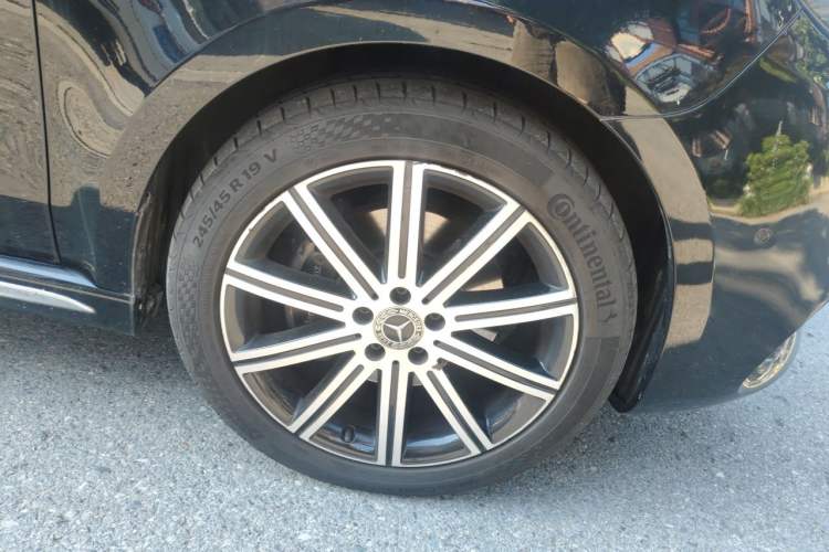 Used Mercedes-Benz V-Class 2021 V 260 L Long-wheelbase Luxury Edition Right Front Wheel Hub