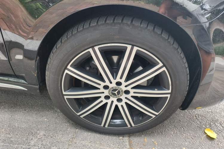 Used Mercedes-Benz V-Class 2021 V 260 L Long-wheelbase Luxury Edition Right Front Wheel Hub