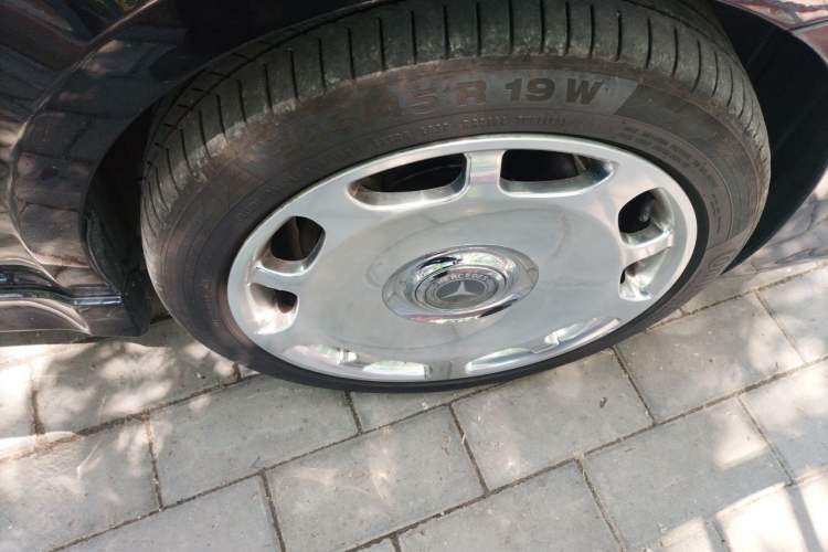 Used Mercedes-Benz V-Class 2021 V 260 L Long Wheelbase Prestige Edition Right Front Wheel Hub