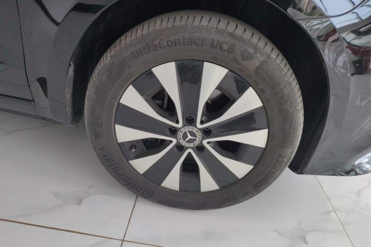 Used Mercedes-Benz V-Class 2021 V 260 L Long Wheelbase Prestige Edition Right Front Wheel Hub