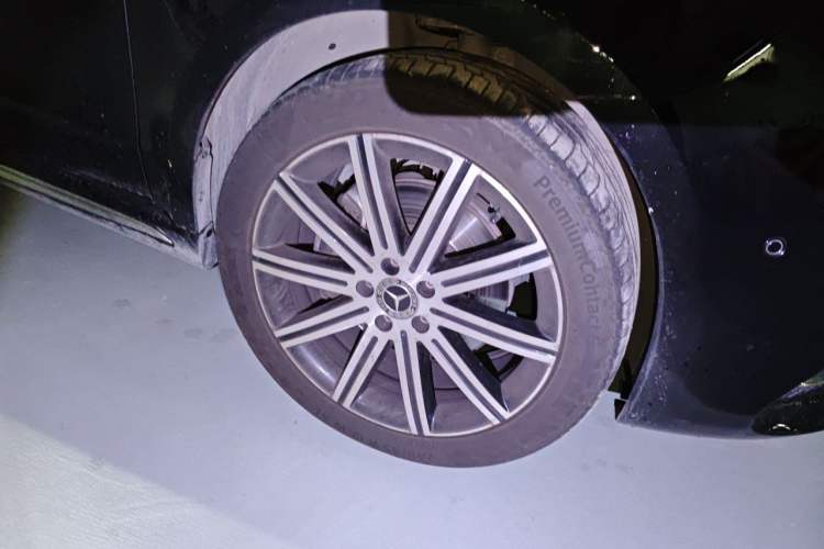 Used Mercedes-Benz V-Class 2021 V 260 L Long-wheelbase Luxury Edition Right Front Wheel Hub