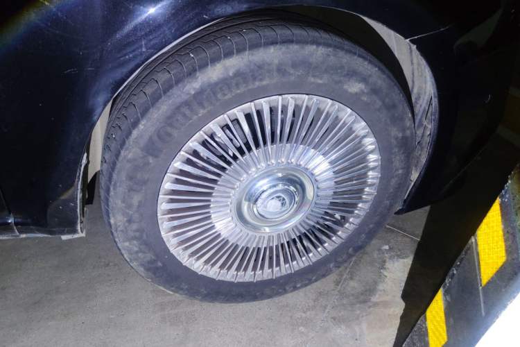Used Mercedes-Benz V-Class 2021 V 260 L Long-wheelbase Luxury Edition Right Front Wheel Hub