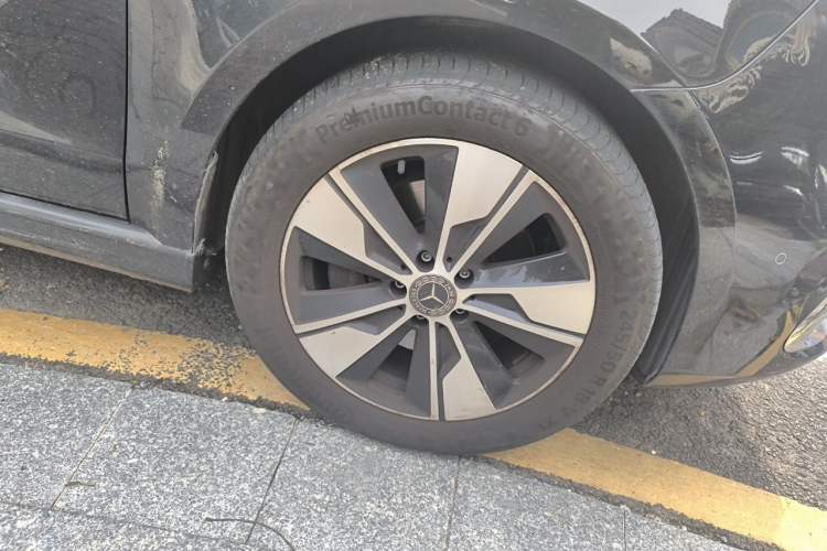 Used Mercedes-Benz V-Class 2021 V 260 L Long Wheelbase Prestige Edition Right Front Wheel Hub