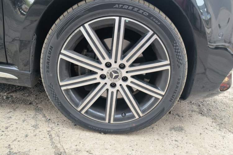 Used Mercedes-Benz V-Class 2021 V 260 L Long-wheelbase Luxury Edition Right Front Wheel Hub