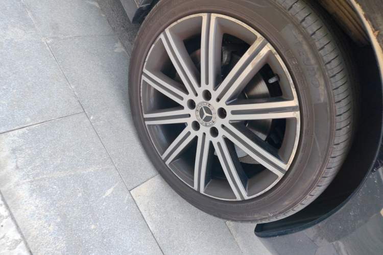Used Mercedes-Benz V-Class 2021 V 260 L Long-wheelbase Luxury Edition Right Front Wheel Hub
