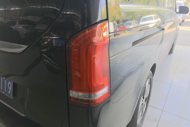 Used Mercedes-Benz V-Class 2021 V 260 Avantgarde Edition Right Rear Taillight