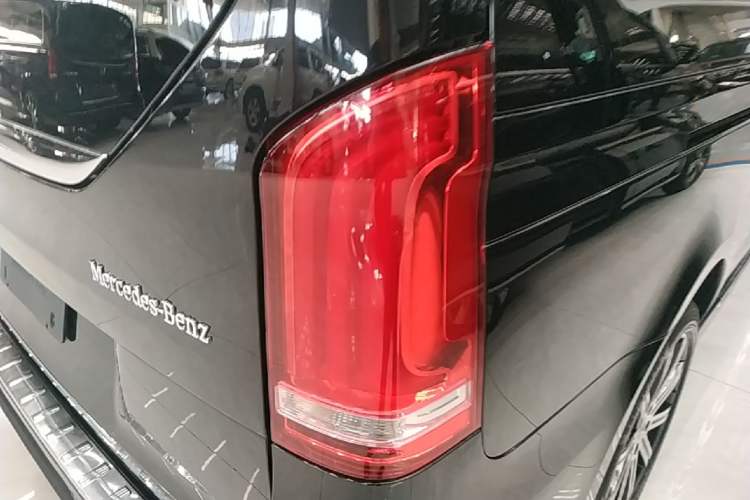 Used Mercedes-Benz V-Class 2021 V 260 L Long-wheelbase Luxury Edition Right Rear Taillight