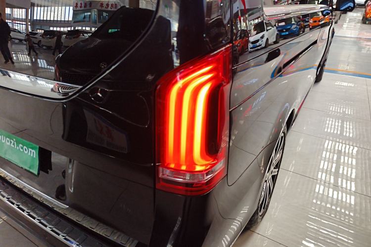 Used Mercedes-Benz V-Class 2021 V 260 L Long-wheelbase Luxury Edition Right Rear Taillight