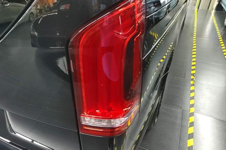 Used Mercedes-Benz V-Class 2021 V 260 Prestige Edition Right Rear Taillight
