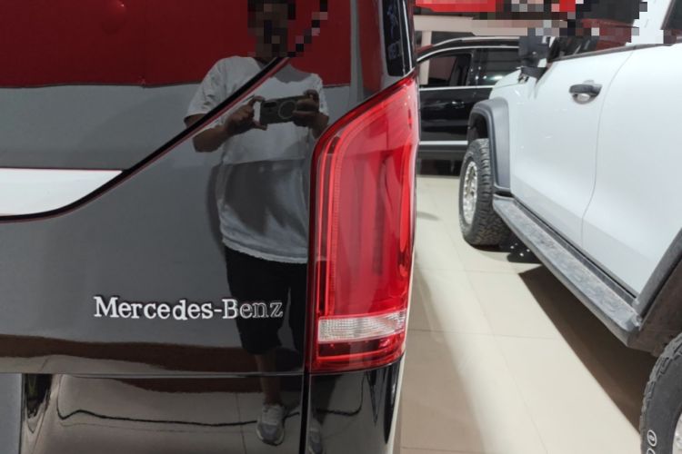 Used Mercedes-Benz V-Class 2021 V 260 Avantgarde Edition Right Rear Taillight