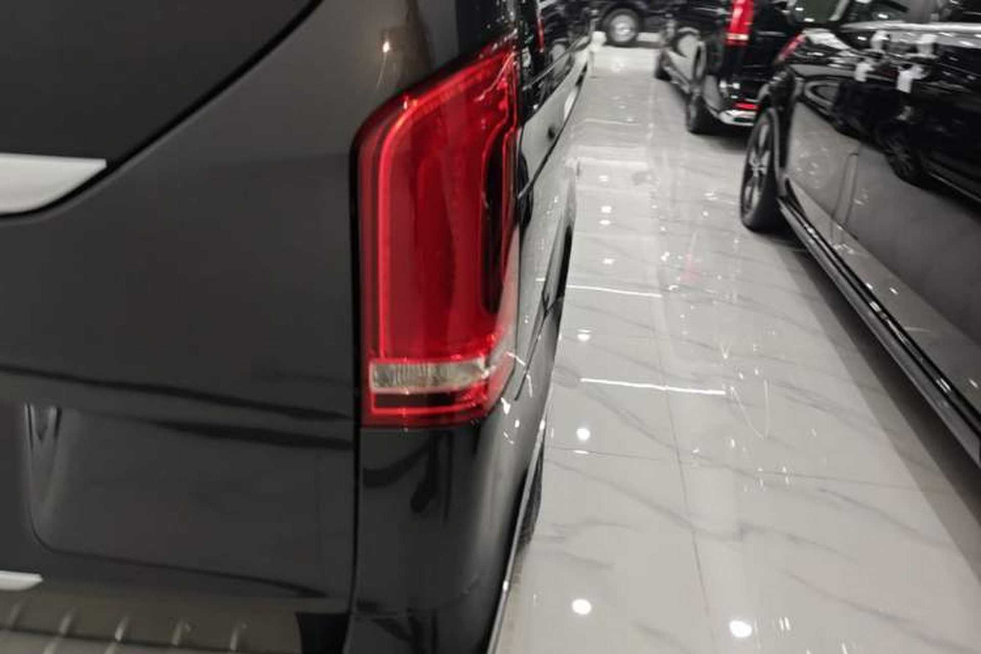 Used Mercedes-Benz V-Class 2021 V 260 L Long-wheelbase Luxury Edition Right Rear Taillight