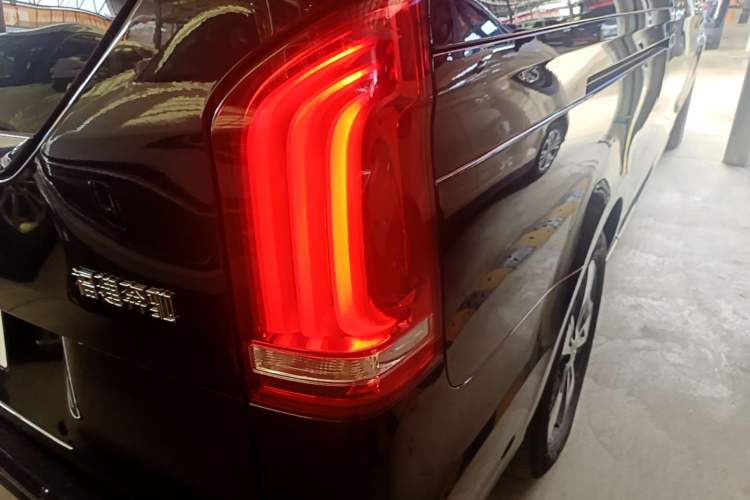 Used Mercedes-Benz V-Class 2021 V 260 L Long Wheelbase Prestige Edition Right Rear Taillight