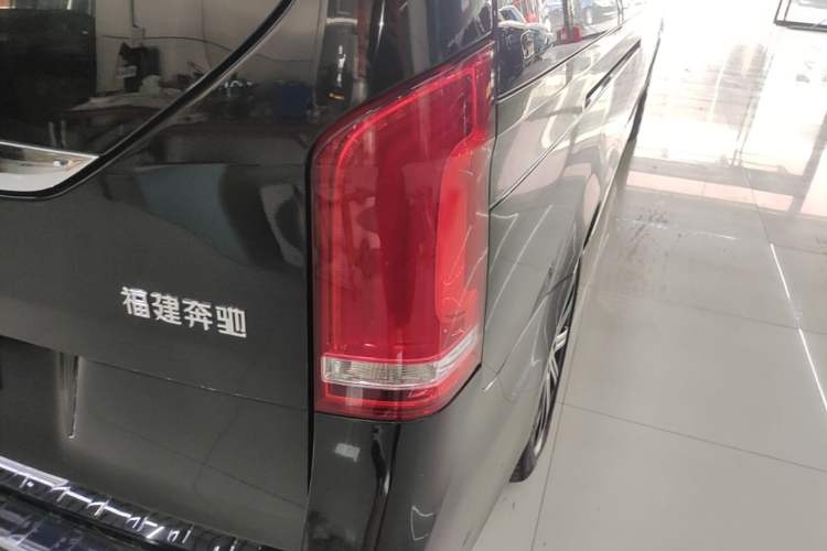 Used Mercedes-Benz V-Class 2021 V 260 L Long-wheelbase Luxury Edition Right Rear Taillight