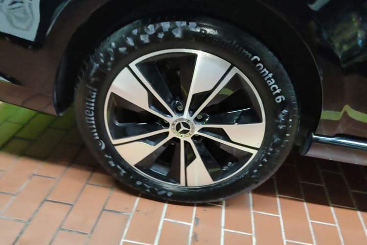 Used Mercedes-Benz V-Class 2021 V 260 L Long Wheelbase Prestige Edition Right Rear Wheel Hub