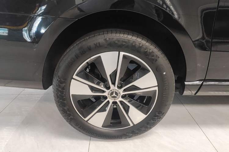 Used Mercedes-Benz V-Class 2021 V 260 Prestige Edition Right Rear Wheel Hub